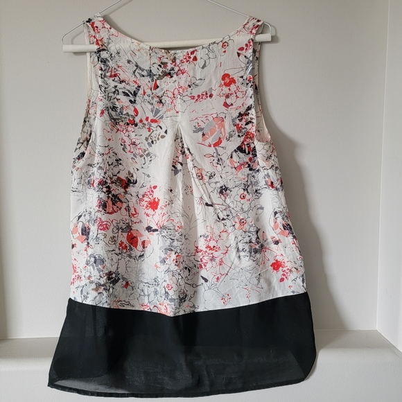 Perfect for spring! DKNY Jeans blouse. M. Floral print. - Picture 3 of 3